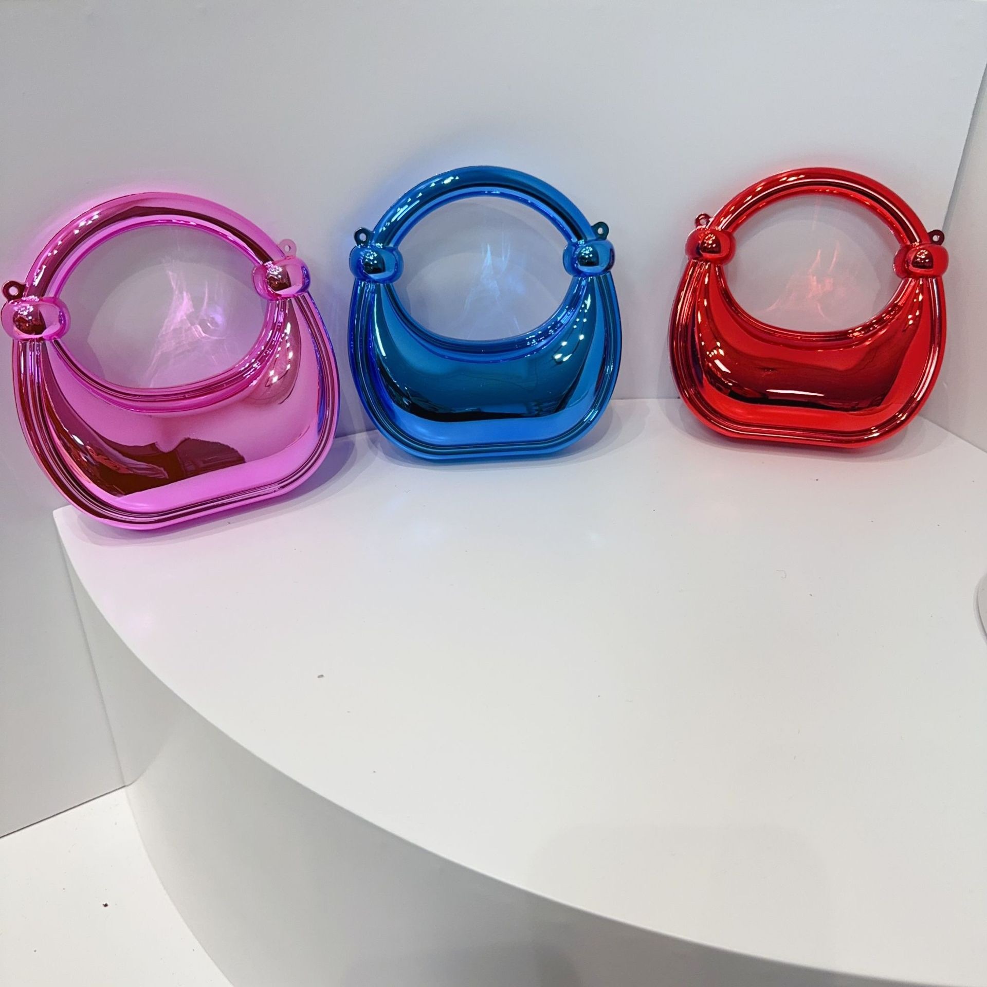 محافظ وحقائب يد صغيرة للسهرة ب - مراجعة Wedding Packaging وسعره
